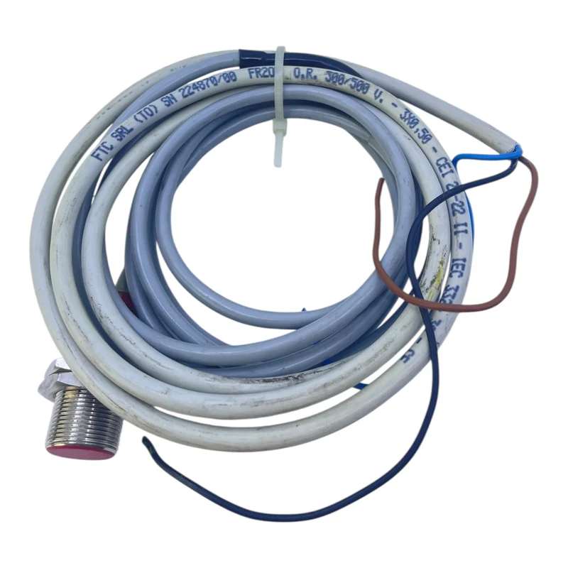 Induktiver Sensor PNP 10–30 V DC 200 mA M18 mit LED Anzeige - für Industrie