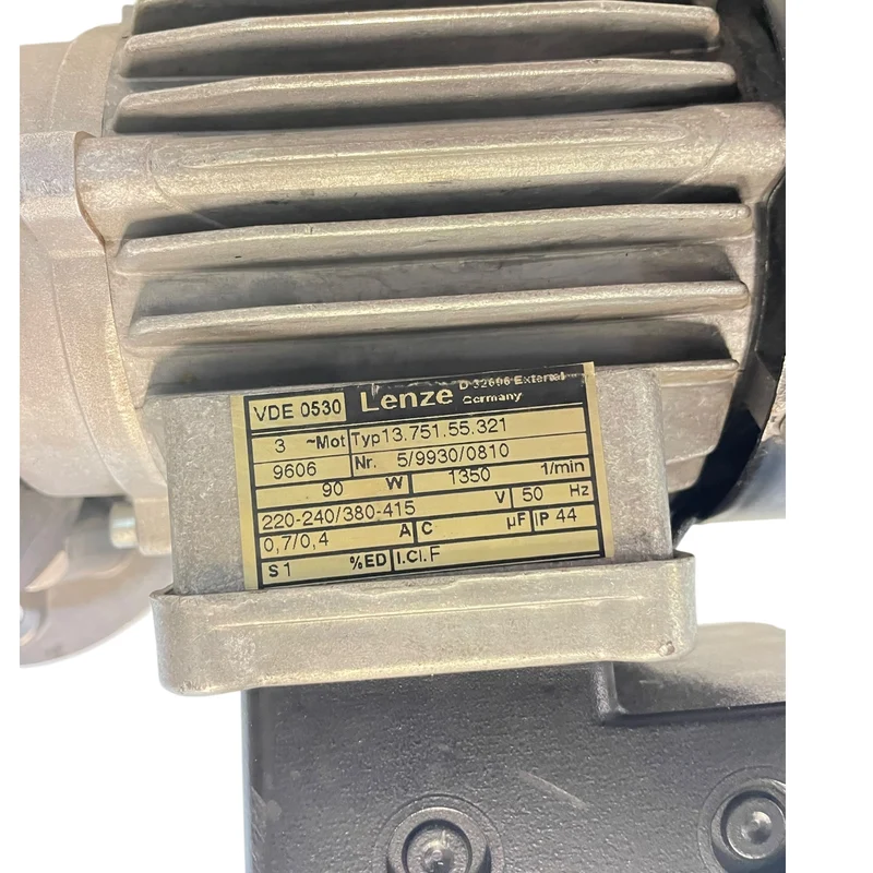 Lenze Getriebemotor 13.751.55.321 90W 230/400V 1350rpm IP44 AC Flanschmotor