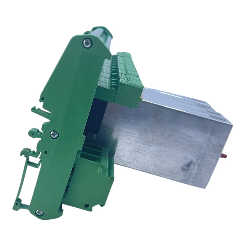E-T-A Stromverteiler SVS1-08-L4-S1-E0-C1 mit 4x ESS1 3A/6A Schutzschalter 24V DC