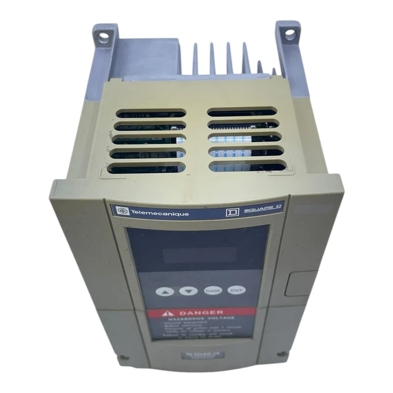 Telemecanique ATV18U418M2 Frequenzumrichter für industriellen Einsatz Umrichter